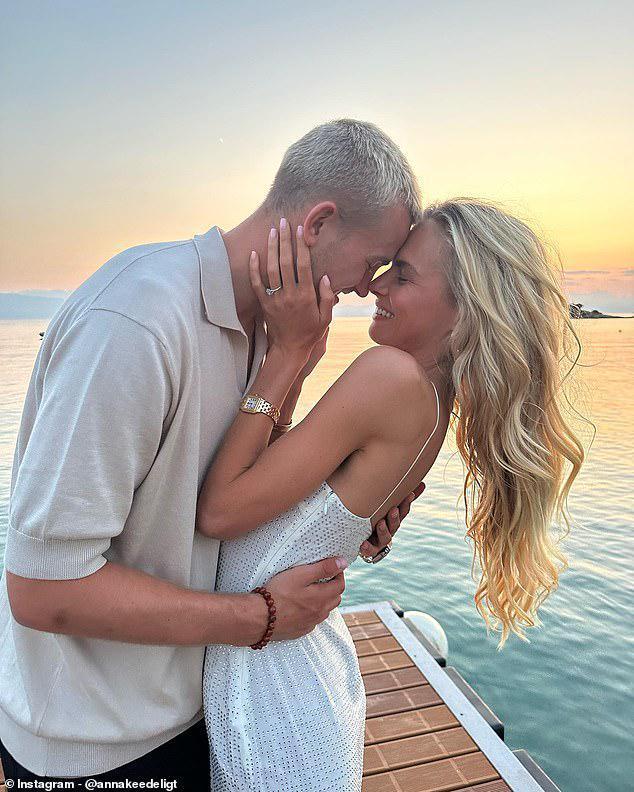 占卜+算命 二人已分居将离婚 灵修分歧成导火索开元棋牌曼联26岁后卫陷入婚姻噩梦：妻子沉迷(图3)