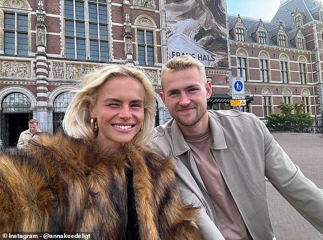 占卜+算命 二人已分居将离婚 灵修分歧成导火索开元棋牌曼联26岁后卫陷入婚姻噩梦：妻子沉迷(图5)